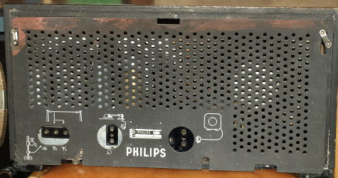 Philips 5-40B - widok z tyłu na ściankę