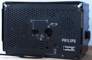 Philips 4-39A - widok z tyłu na ściankę